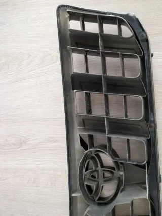 Rejilla Calandra Toyota Land Cruiser J12