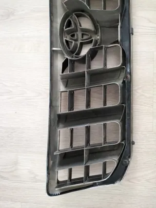Rejilla Calandra Toyota Land Cruiser J12