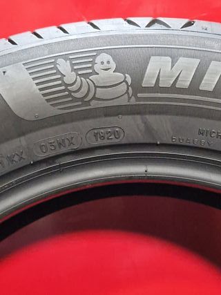 [R. 1917] - 215 60 17 96H NEUMÁTICOS MICHELIN