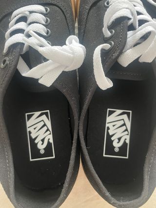 Zapatillas Vans Negras Suela Marrón