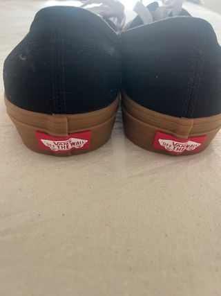 Zapatillas Vans Negras Suela Marrón