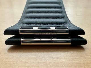 Apple Watch 45mm. Midnight Leather Link S/M