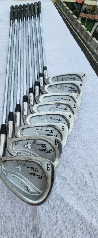 Lote 36 Palos de Golf + 3 Bolsas