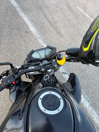 Kawasaki Z800 Negra y Amarilla