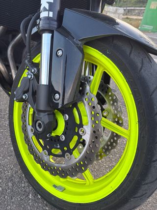 Kawasaki Z800 Negra y Amarilla