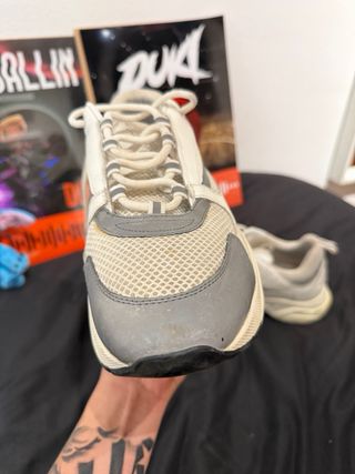 Zapatillas Dior B22 grises y blancas