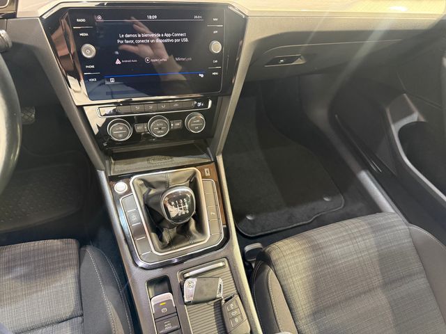 Volkswagen Passat Executive 2.0TDI 150CV 2021