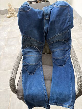 Pantalón vaquero moto T44 con protecciones