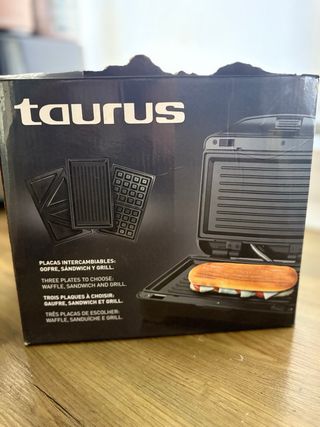 Sandwichera Taurus 3 en 1: gofres, grill, sándwich