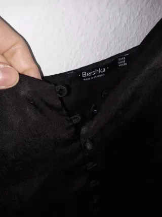 Bershka Camiseta tirantes negra botones