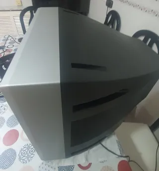 TV CRT Sony Trinitron Ideal Retro Gaming