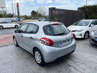 Peugeot 208 2015
