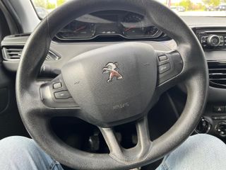 Peugeot 208 2015