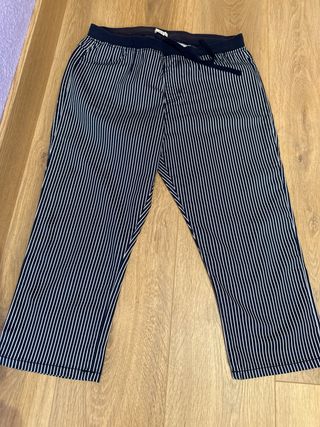 Pantalón pirata rayas azul marino y blanco