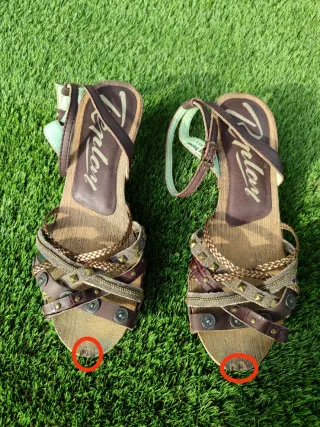 Sandalias marrones de tiras con tacón