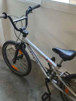 Bicicleta BMX GT Mach One