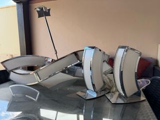 Lámpara de techo y mesita de noche