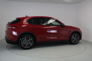 Alfa Romeo Stelvio 2023