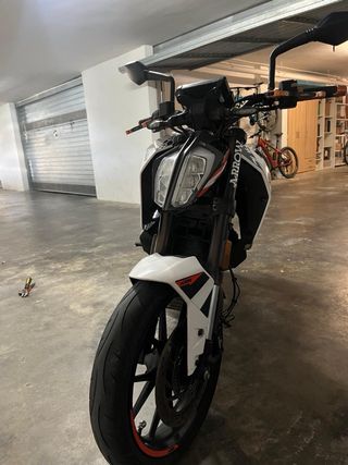 KTM 125 Duke - Escape Arrow y espejos