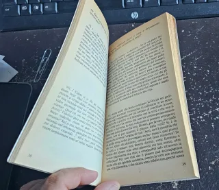 Libro " La felicità "