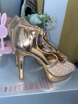 Sandalias Amor Amore Doradas Talla 38