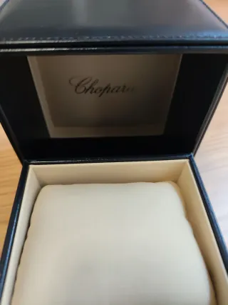 Caja de reloj Chopard negra