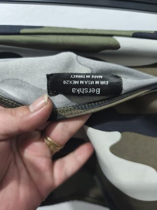 Top Bershka Camuflaje