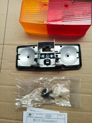 Piloto trasero HELLA 2SD 003 184-041