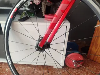 Bicicleta de Carretera Giant Roja