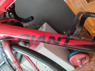 Bicicleta de Carretera Giant Roja