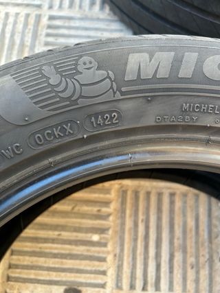 Neumáticos 205 55R16 - Muy buen estado