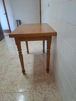 Mesa extensible de madera