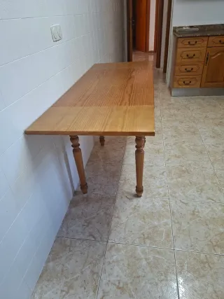 Mesa extensible de madera