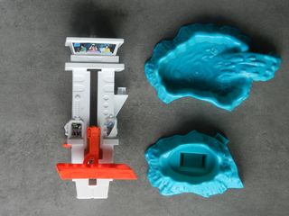 Hot weels squalo spiaggia con scatola