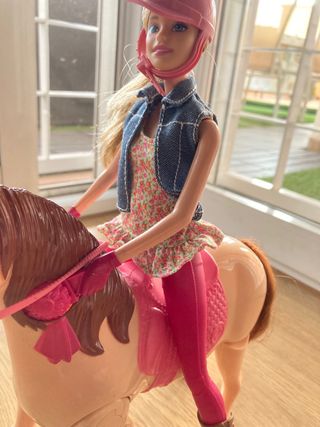 Caballo Barbie con Muñeca Jinete