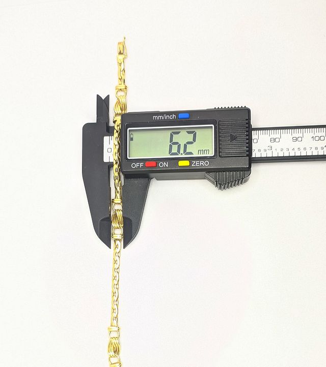 Pulsera Barbada de oro de 18k, 12.13 g, 18.5 cm.