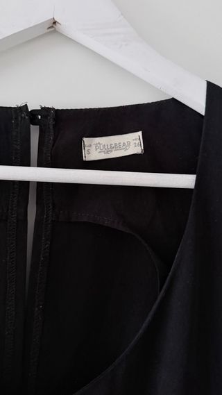 Mono negro Pull&Bear Talla S abertura espalda