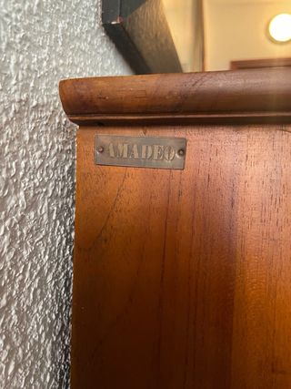 Escritorio antiguo de madera