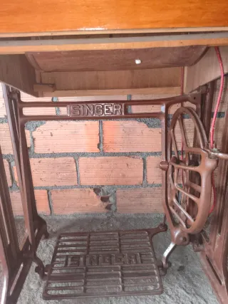 Máquina de coser Singer antigua