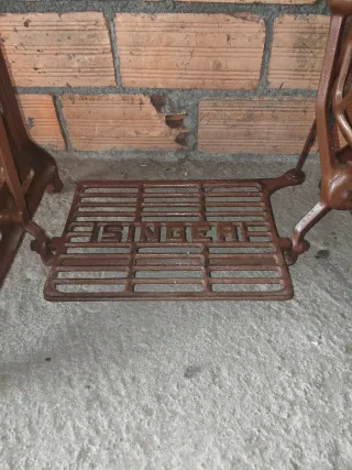 Máquina de coser Singer antigua