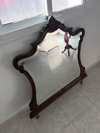 Espejo de madera tallada