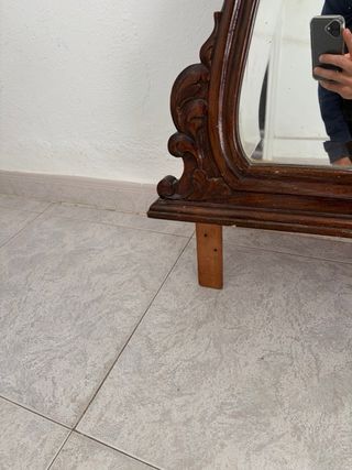 Espejo de madera tallada
