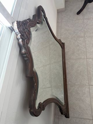 Espejo de madera tallada