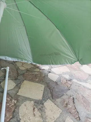 Sombrilla playa/piscina verde y blanca