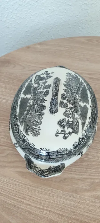 Sopera Sacavem porcelana antigua