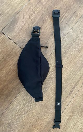 Riñonera Nike Negra