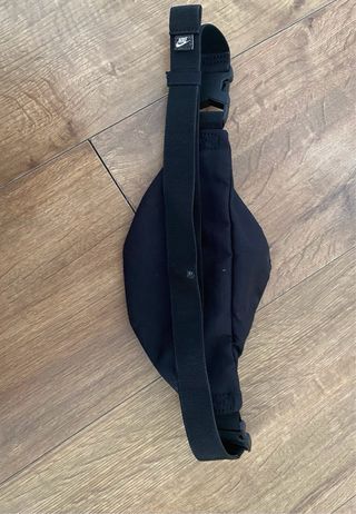 Riñonera Nike Negra