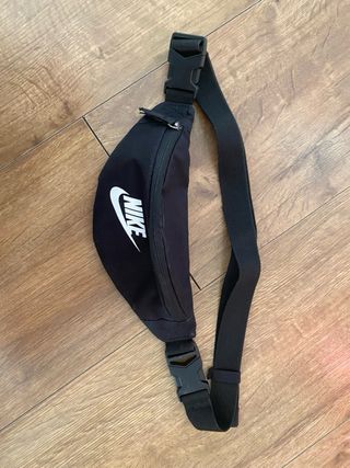 Riñonera Nike Negra