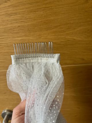 Velo de novia con detalles en purpurina