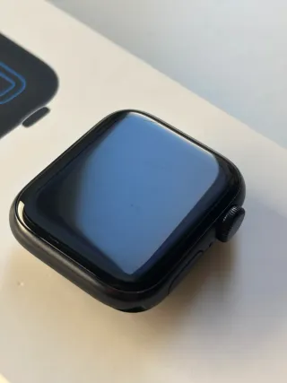 Apple Watch SE 40mm GPS + Funda Negra